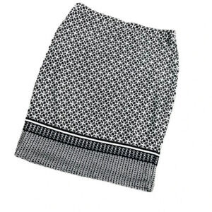 Max Studio geometric print black and white straight skirt lined Size XS EUC